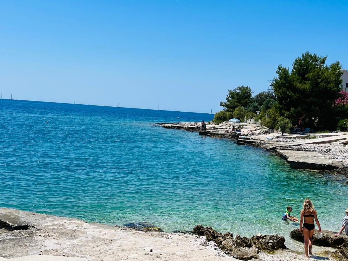 Apartmani Mate Rogoznica  Bagian luar foto