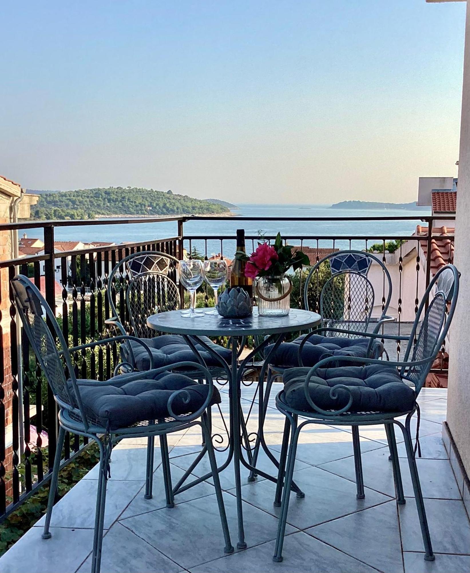 Apartmani Mate Rogoznica  Ruang foto